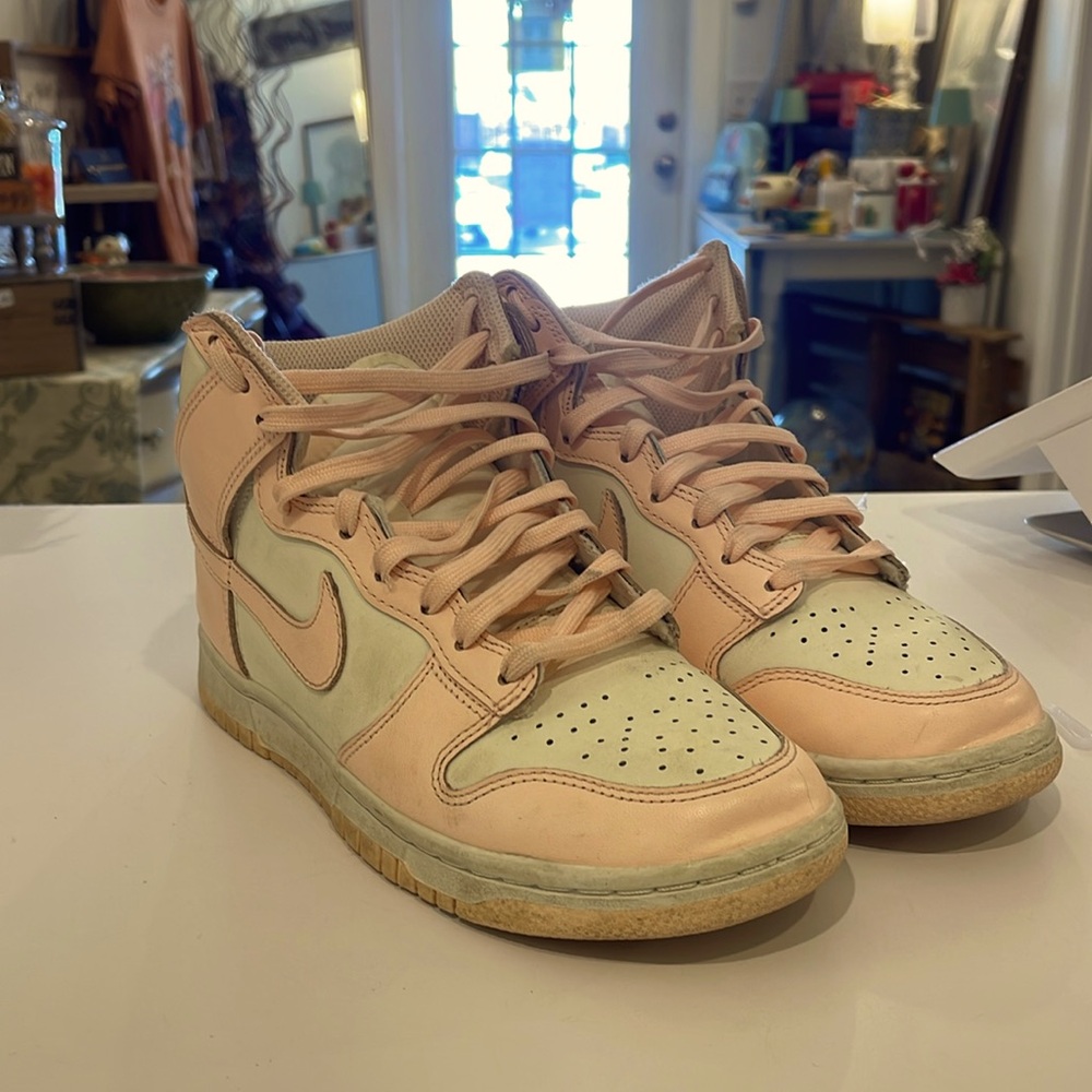 Nike Women's Sneakers in Pink and Cream